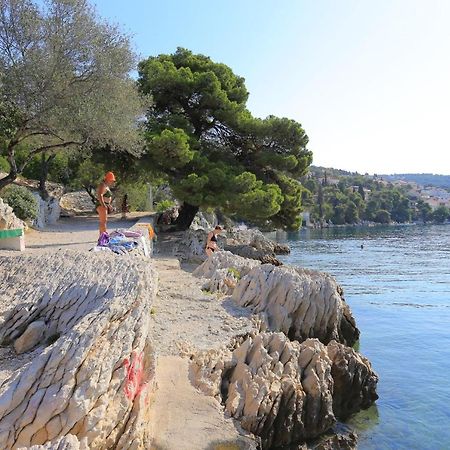 Rooms With A Parking Space Trogir - 17442 エクステリア 写真