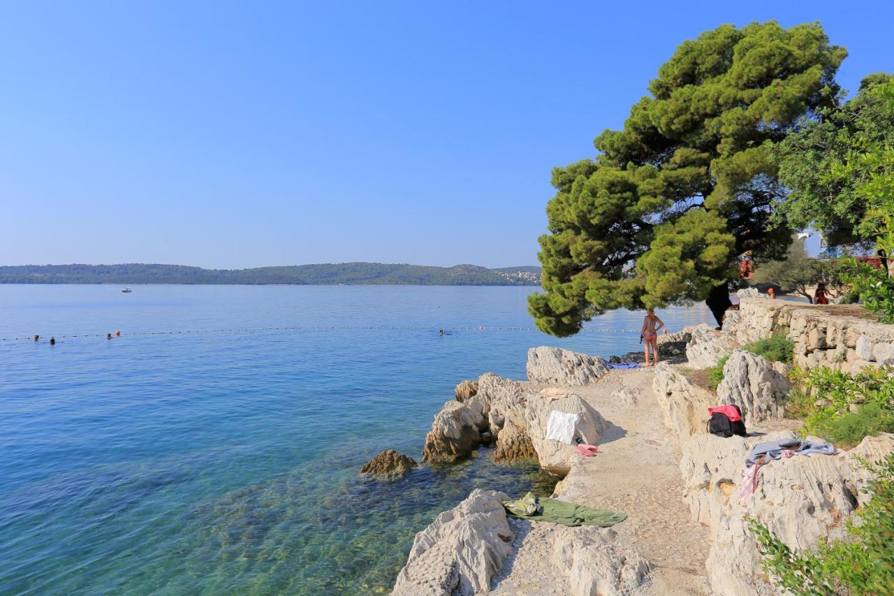 Rooms With A Parking Space Trogir - 17442 エクステリア 写真